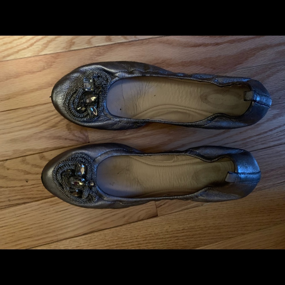 Elie Tahari Silver Flats